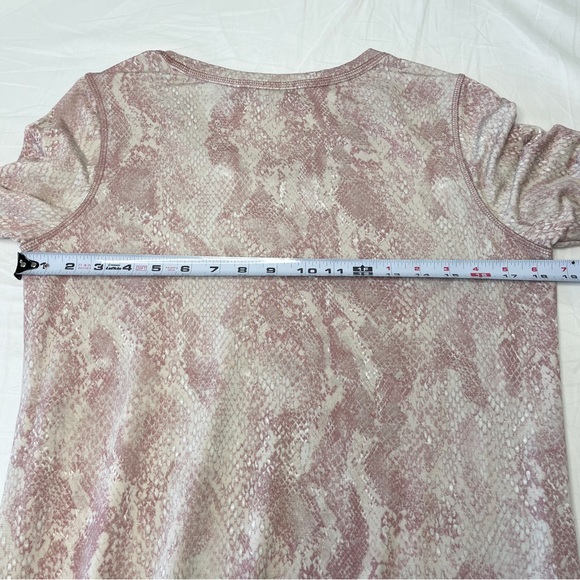 Susan Graver Pink Snake Print Blouse Size Small LIKE NEW - Picture 10 of 15